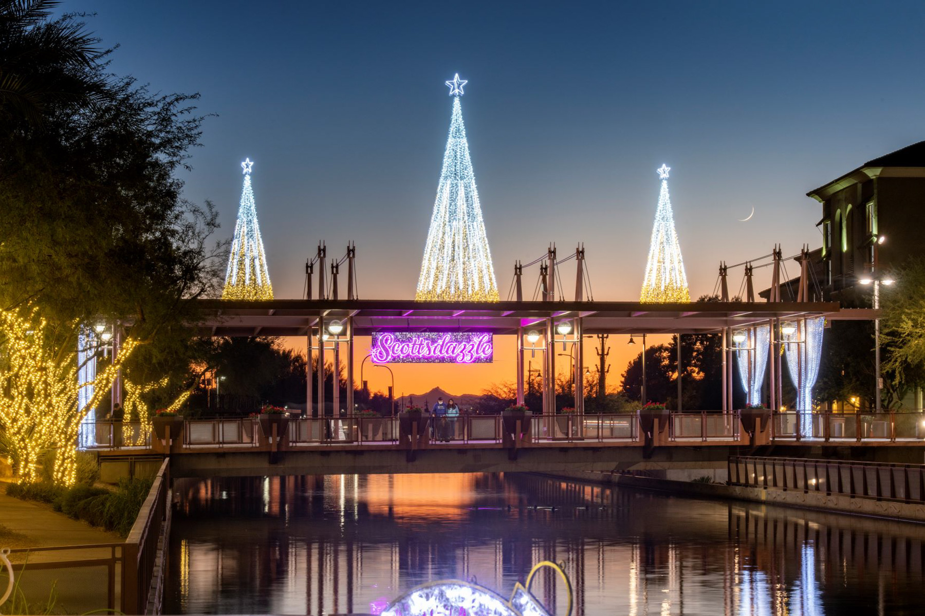 Featured project - Scottsdale Waterfront holiday display